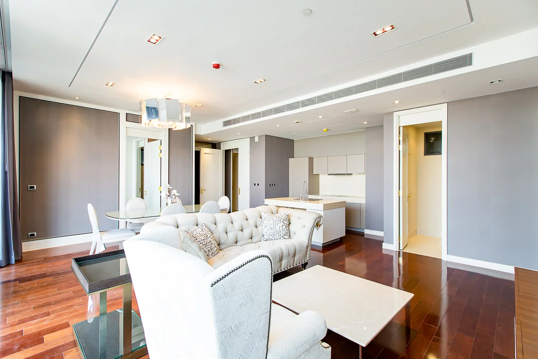 https://cdn.thailandpenthouses.com/uploads/images/penthouses/cover/1755825702560-52109775aa109e3ec30fe3ad2a3113cf.webp