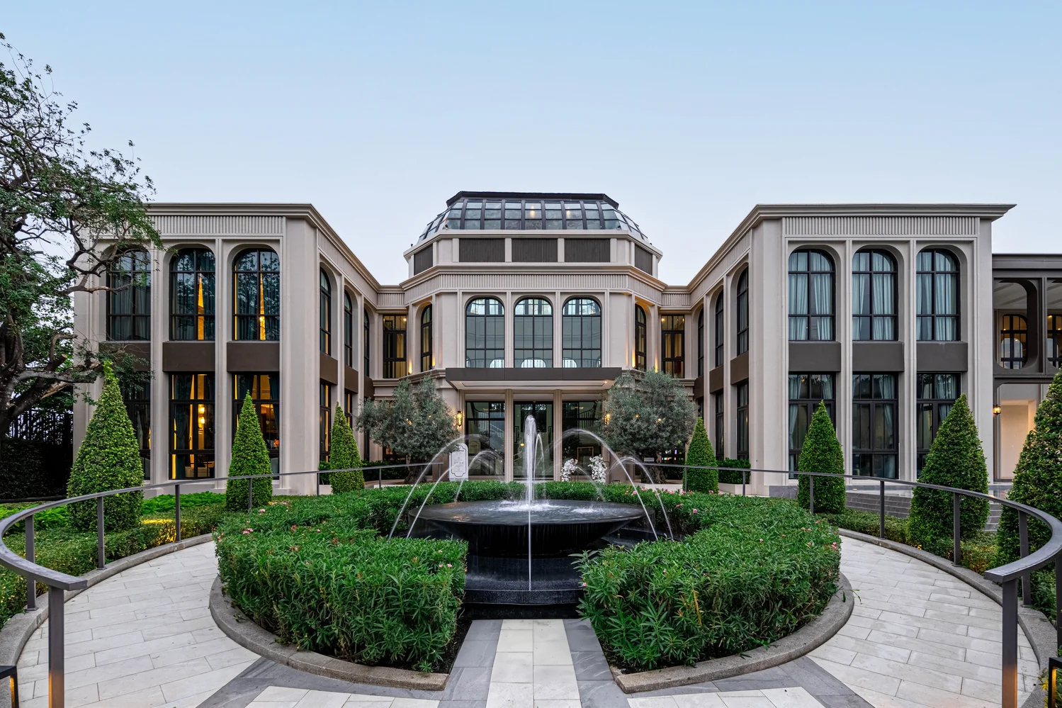 https://cdn.thailandpenthouses.com/uploads/images/penthouses/cover/1757926641714-3020b1411510d13f34fdba14814a2818.webp