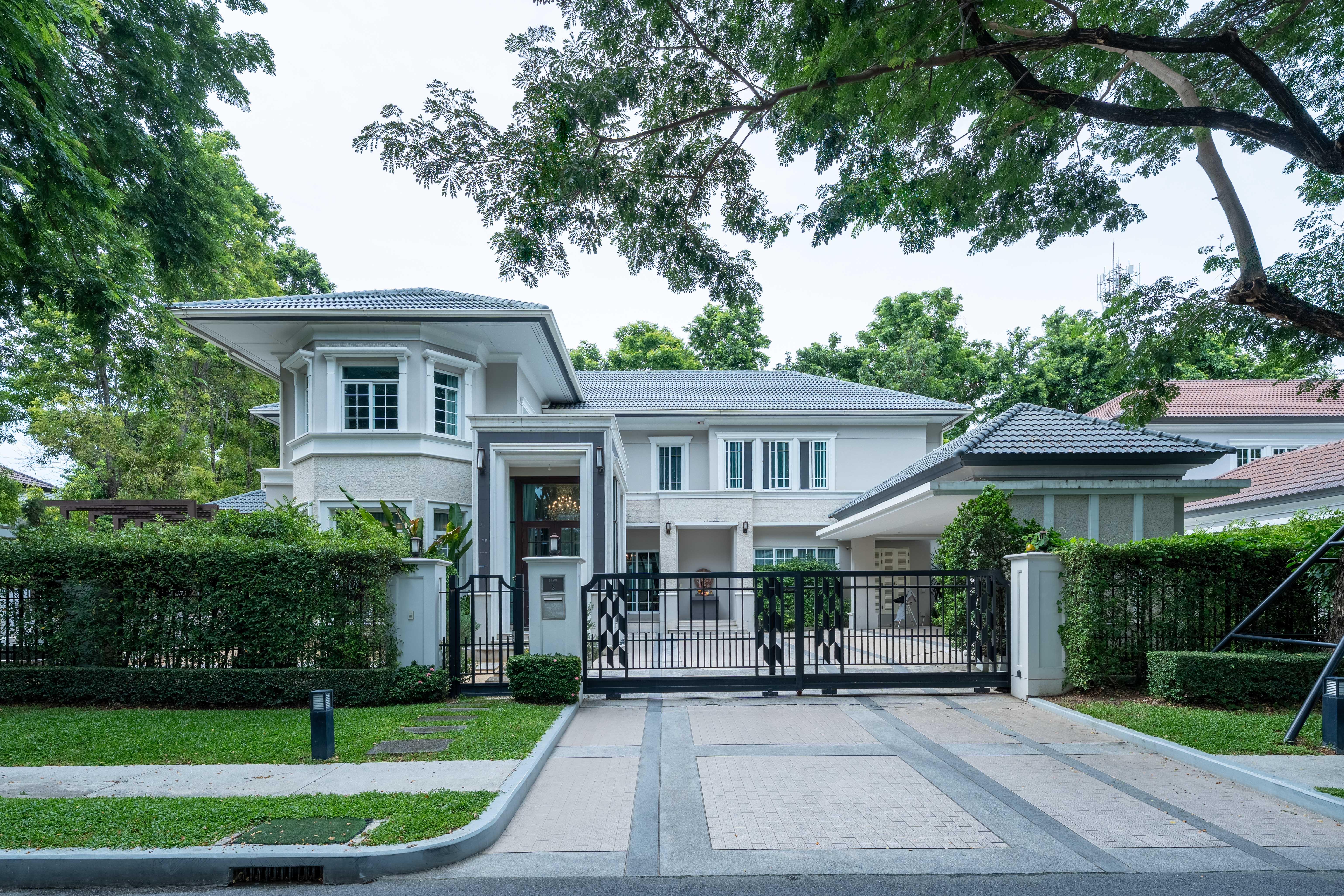 https://cdn.thailandpenthouses.com/uploads/images/penthouses/thumbnail/1756888419354-0b3349c18e8a43608d8d6d143789a354.jpg